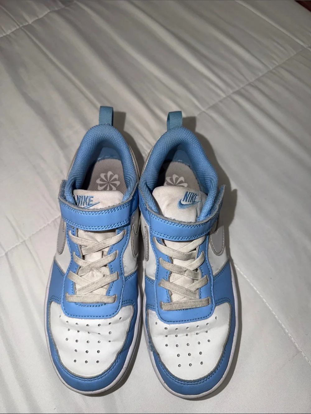 Nike Kids Blue and White Low-Top Sneakers with Hook-and-Loop Strap